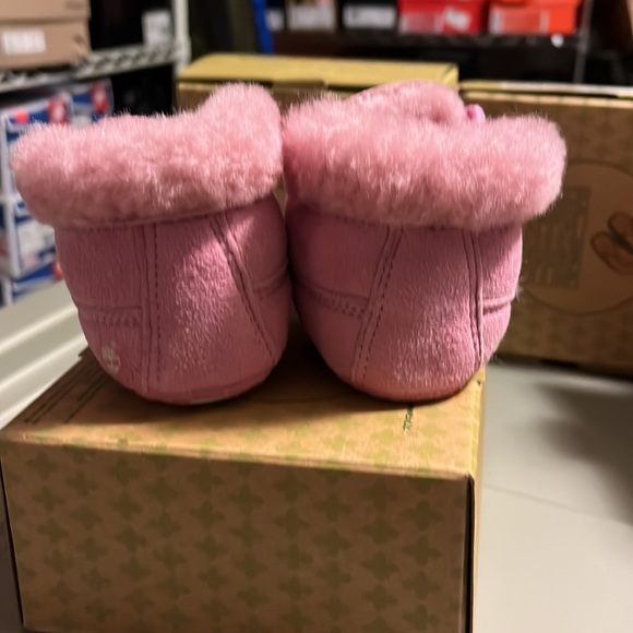 Timberland Infant Shearling crib booties boot shoe pink Girls Size 2 Baby 6-9 Mo - Picture 6 of 11